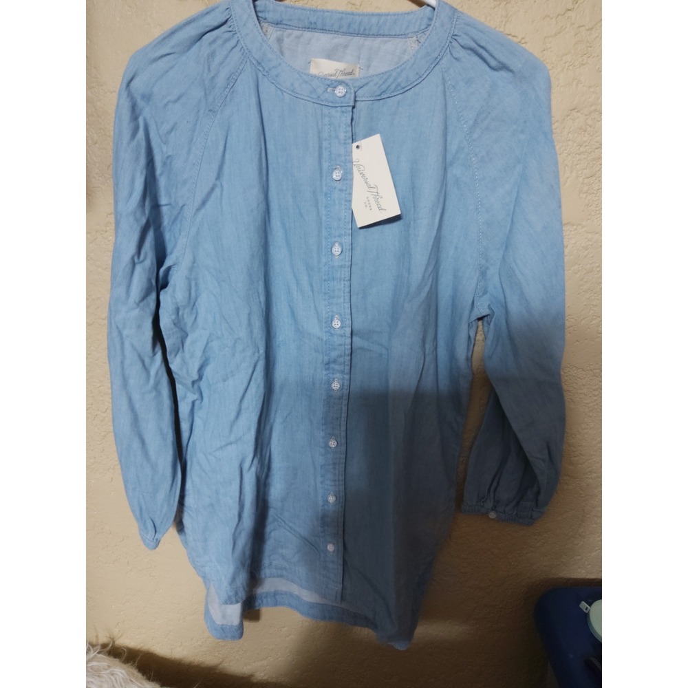 Universal Thread Women Light Blue Chambray Band Collar Button Down Shirt NWT